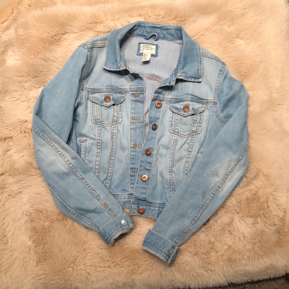 Light Denim Wash Cropped Denim Jacket